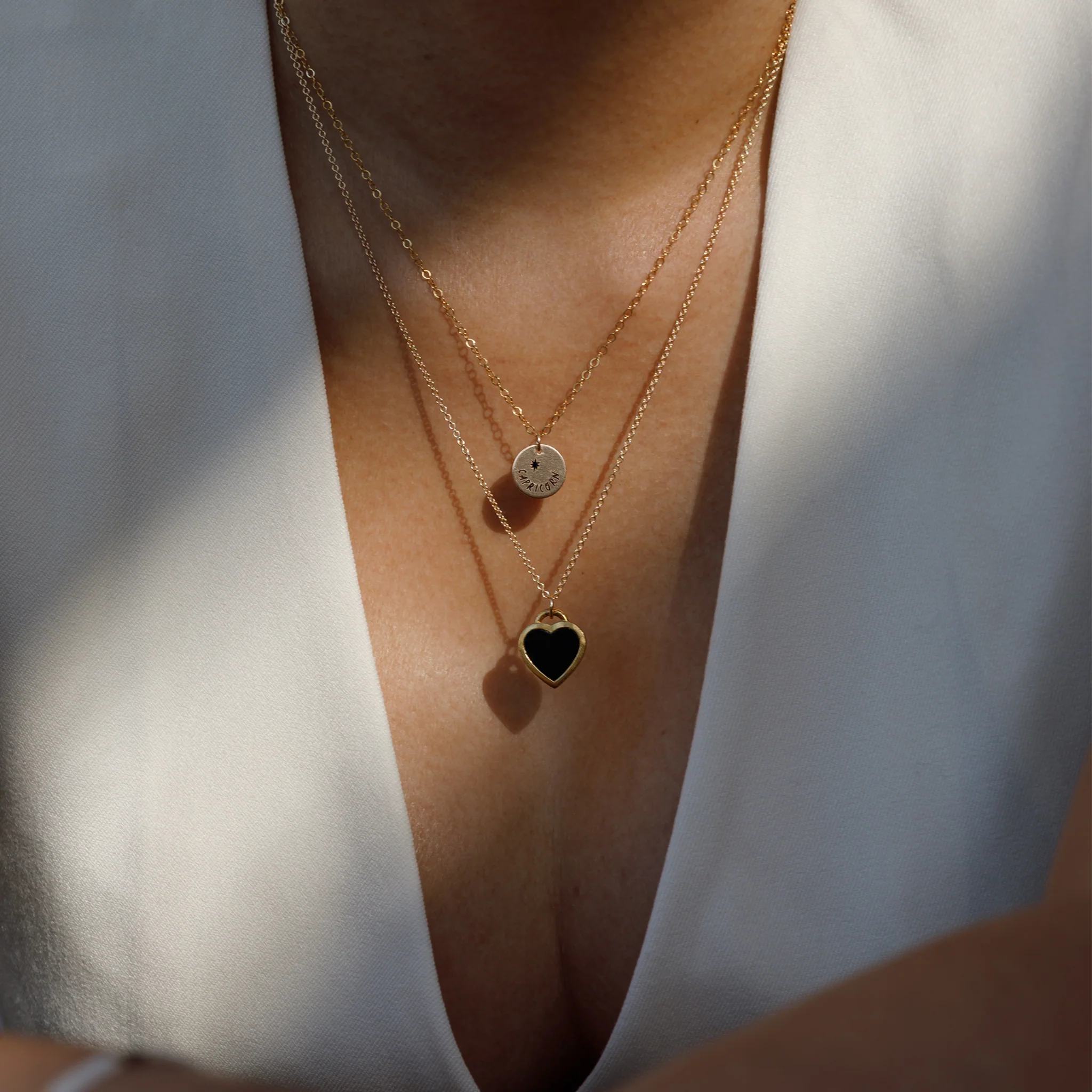 Engravable Black Onyx Queen of Hearts Necklace - Image 3