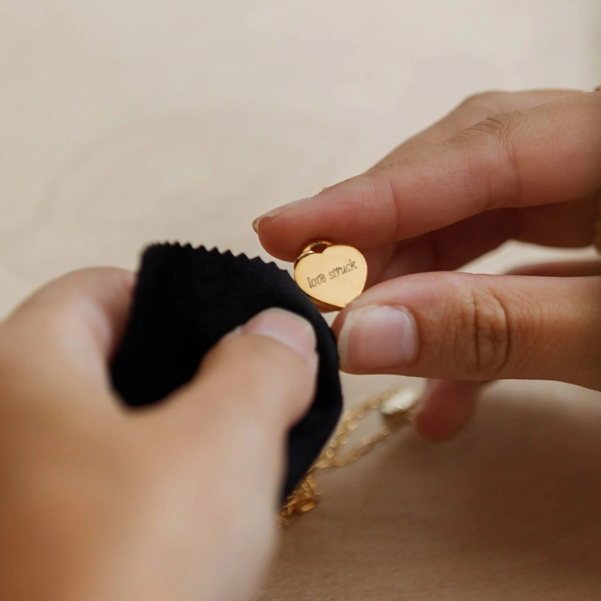 Engravable Black Onyx Queen of Hearts Necklace - Image 8