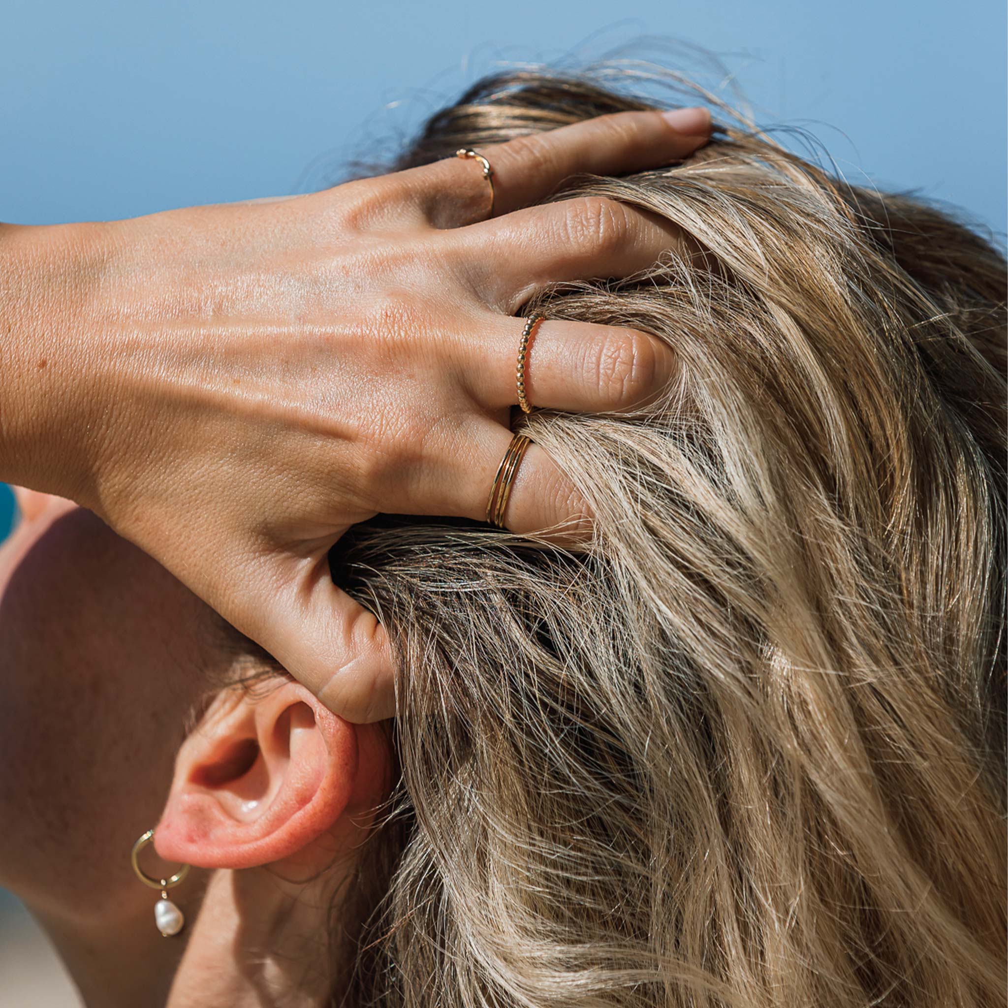 Mirage Hammered Gold Fine Band Ring - Image 3